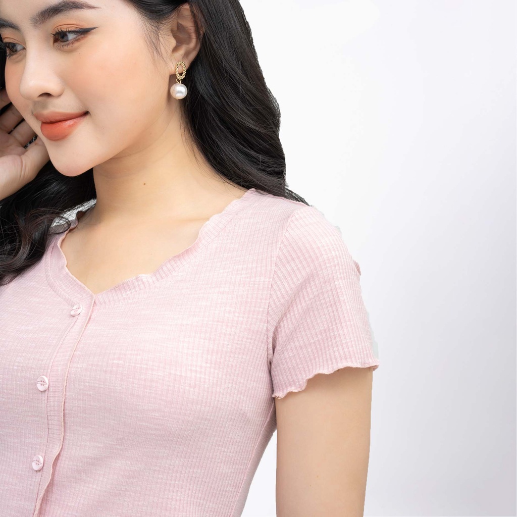 Áo thun nữ dáng ôm Fiona cổ v nẹp kẹp bèo đính cúc trang trí F522168