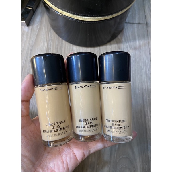 thanh lý kem nền Mac ko box( box bị hư do vận chuyển)