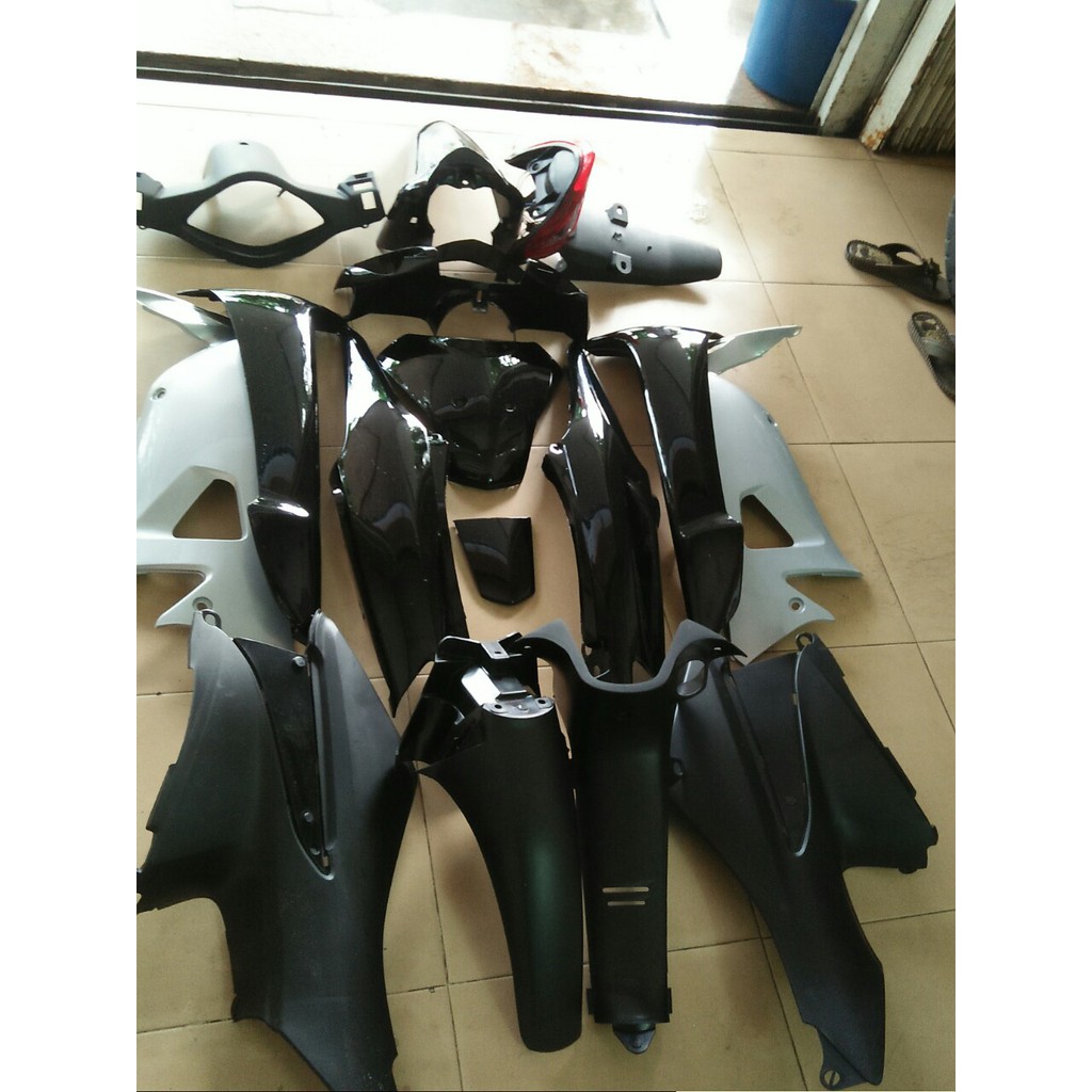 Dàn áo xe wave RS100, màu đen, nhựa abs