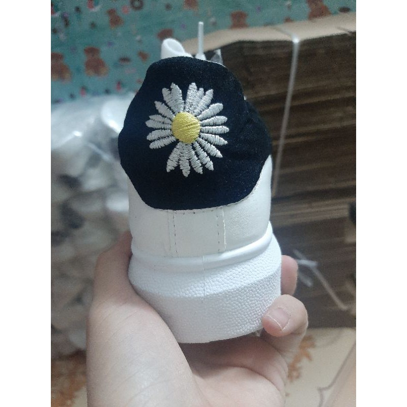 Giày thể thao nữ MC hàng xuất dư siêu nhẹ có 3 màu | BigBuy360 - bigbuy360.vn