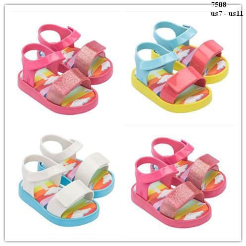 Giày cho bé (MBBANK)