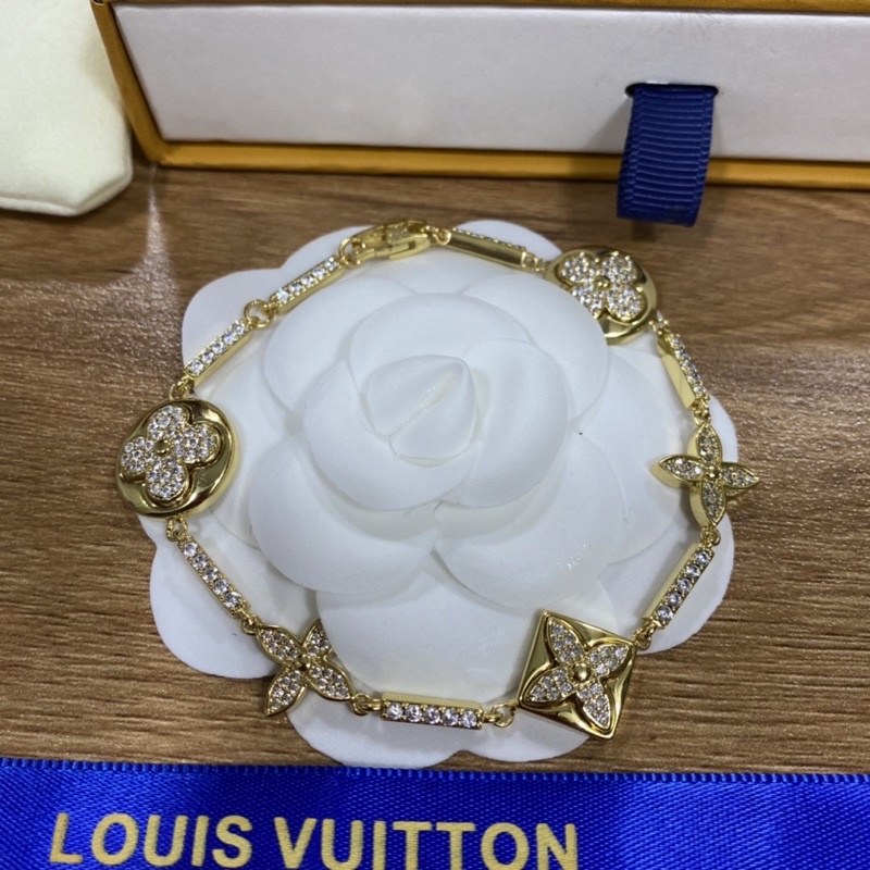 Lắc tay Lv cao cấp full box