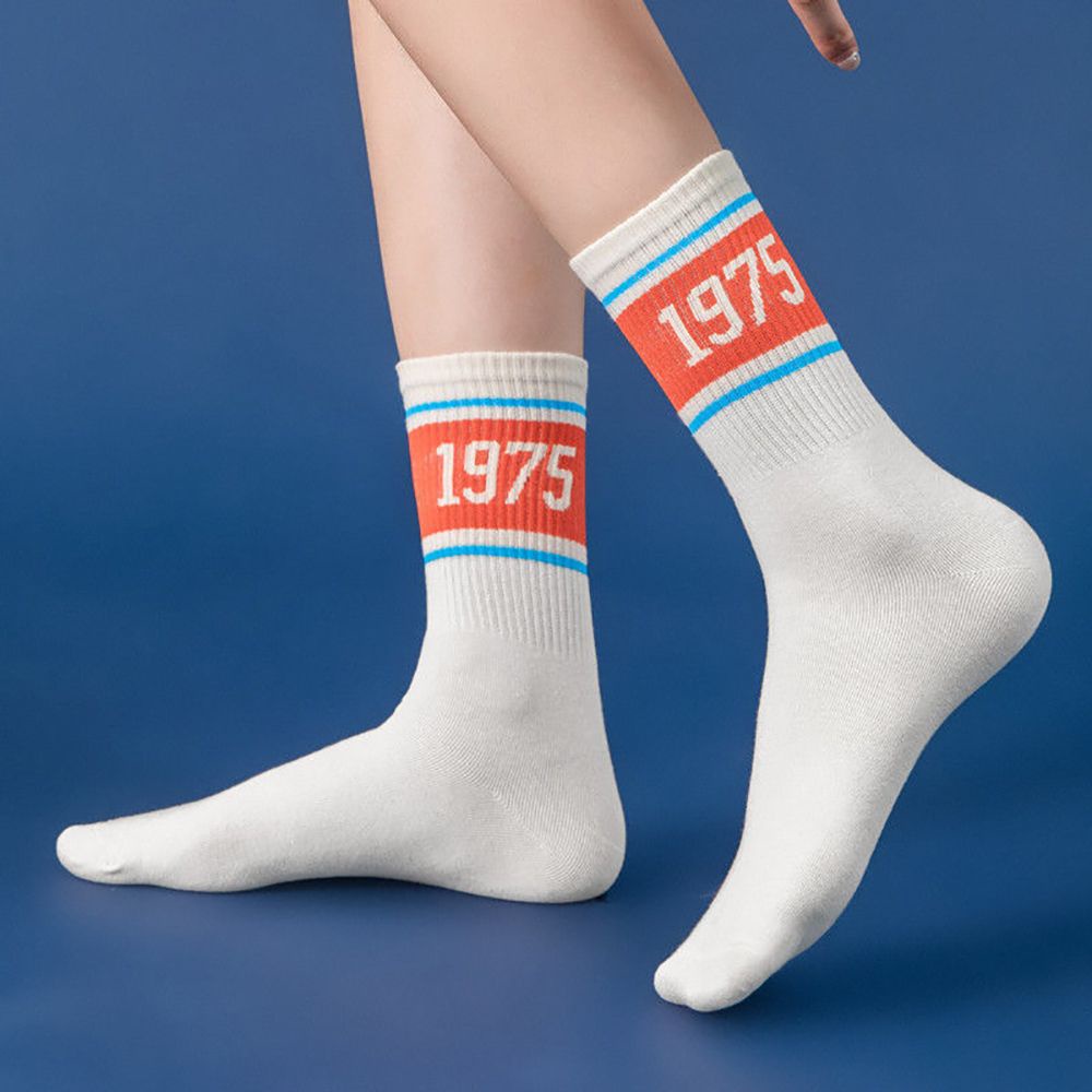 Đôi vớ thể thao thoáng khí họa tiết sọc in chữ phong cách Harajuku cho nữ