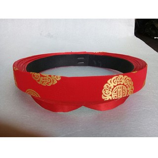 Khăn xếp, nón, mấn đỏ xu bé gái