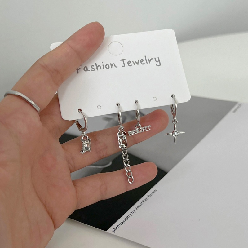 Arin Khuyên Tai Dây Xích Hình Trái Tim Màu Đen Phong Cách Đường Phố Nhật Hàn Cá Tính Dành Cho Bạn Nữ