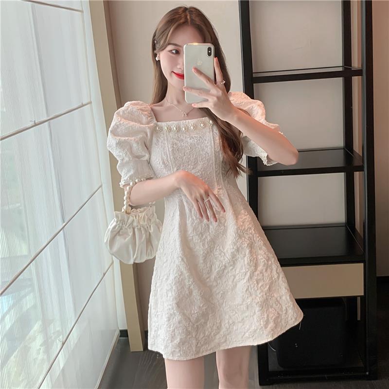 Đầm Tay Phồng Cổ Vuông Đính Hạt Nổi Ba Chiều Phong Cách Pháp Thời Trang Mùa Hè Mới