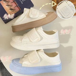 Giày sneaker quai dán đế màu