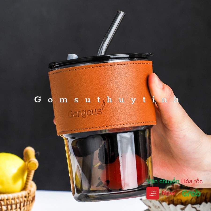 Tặng ống hút thủy tinh - Cốc thủy tinh Gorgous kèm nắp và bao da dung tích 450ml hàng cao cấp