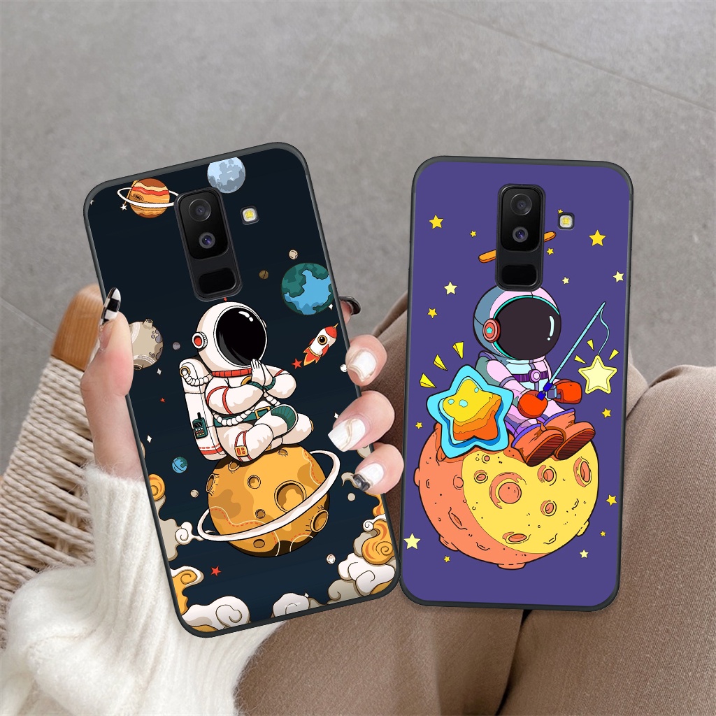 Ốp lưng Samsung A6+ /A6 Plus/ J8 vũ trụ, phi hành gia ốp điện thoại viền dẻo thời trang cao cấp