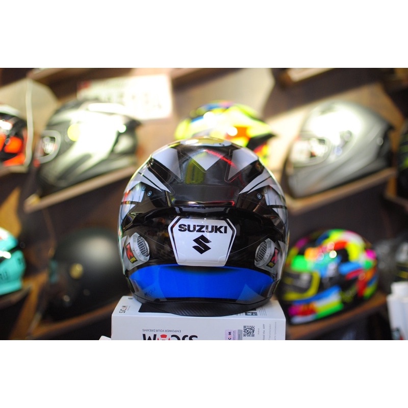 Mũ Fullface Royal M138 lên tem Suzuki_Raider