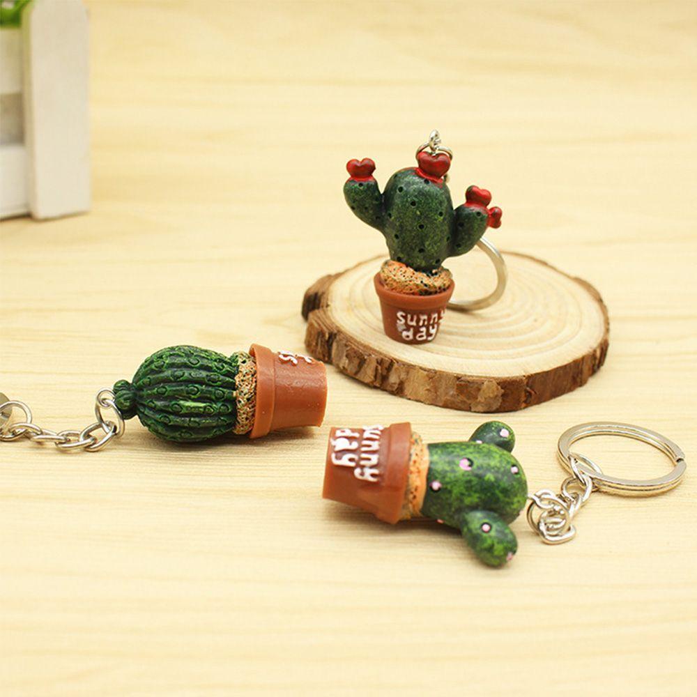 Móc Khóa Hình Cây Xương Rồng Mini Bằng Nhựa Màu Ngà