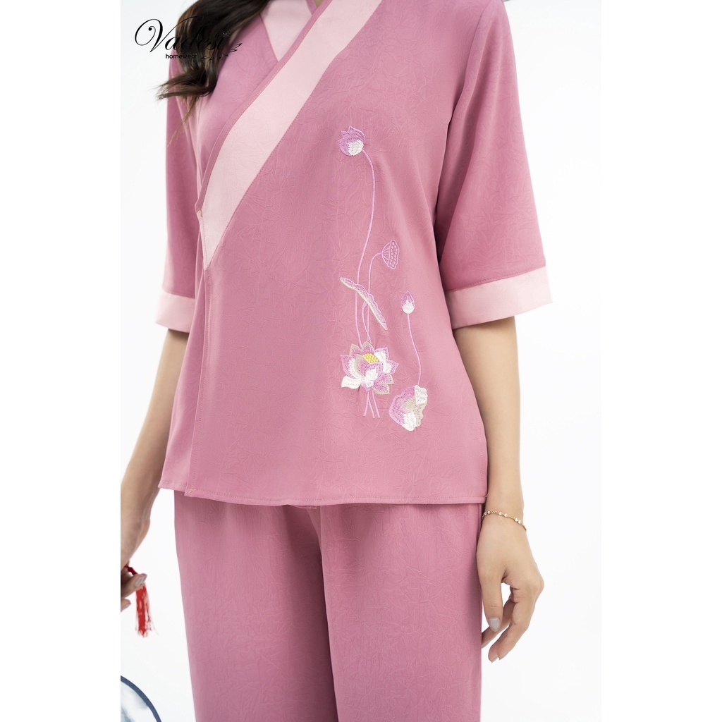 Đồ Lam Đi Chùa VADESI Bộ Thư Pháp Phật Tử Cài Chéo Tay Lỡ Lụa Tằm Pháp Cao Cấp Thêu Hoa Sen Nhiều Màu Mềm Mại Không Nhăn
