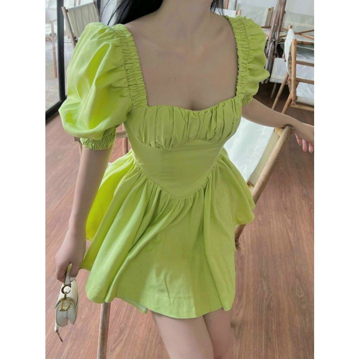 Đầm Kate Cổ Vuông Tay Ngắn Chạy Viền Thun Mẫu Trơn Dãng Xòe