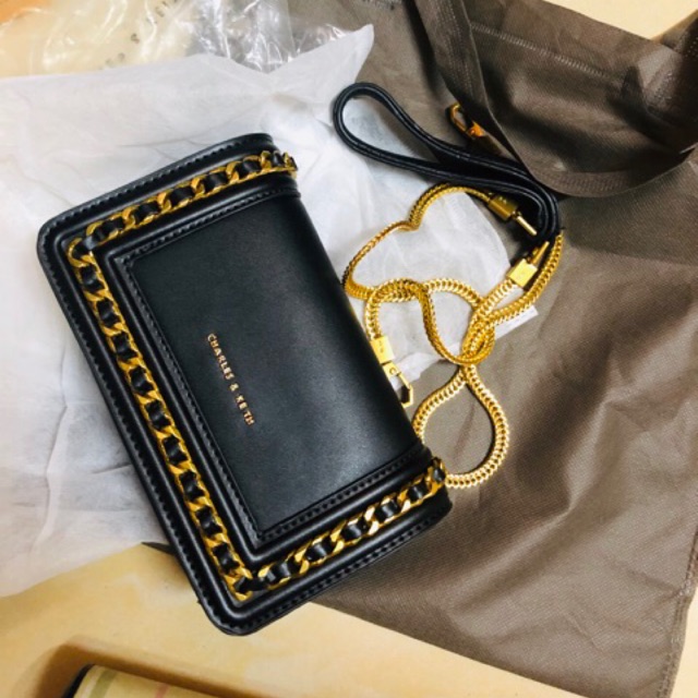 Túi c.n.k viền xích