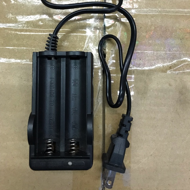 Củ sạc đôi cho pin sạc