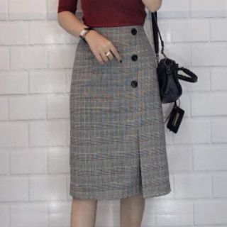 CHÂN VÁY MIDI XẺ TRƯỚC