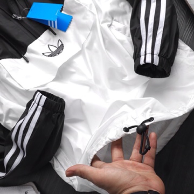 Áo khoác gió dù Das originals jacket logo