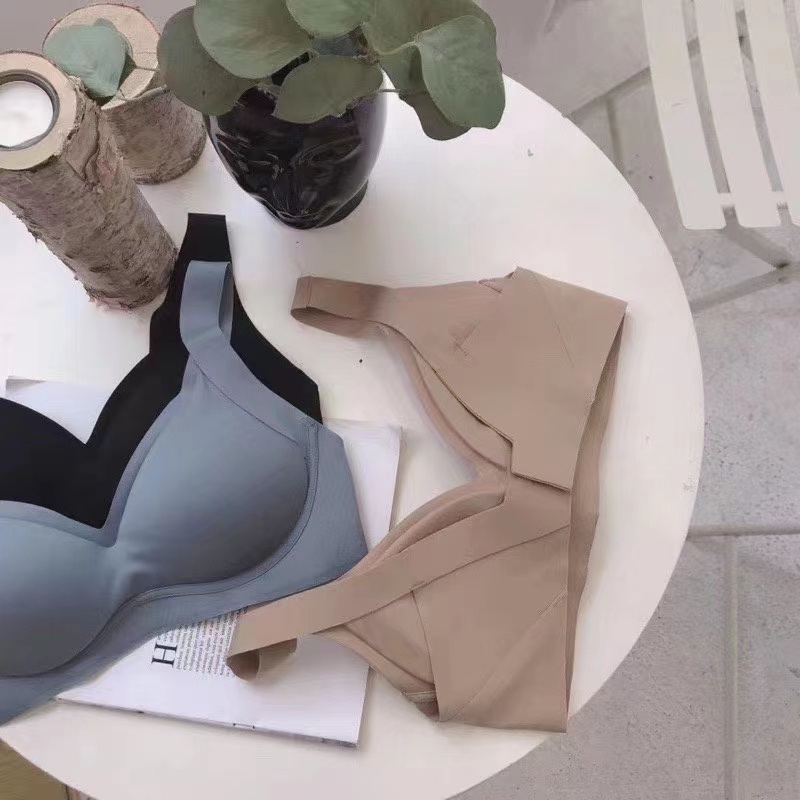 [Phong Cách Mới] Áo Ngực Latex UU Cup UU Màu Nude Không Gọng Thép Trơn Chống Sốc Không Đường May Hỗ Trợ Nâng Ngực Chống Chói Thoải Mái Khi Ngủ Cho Nữ