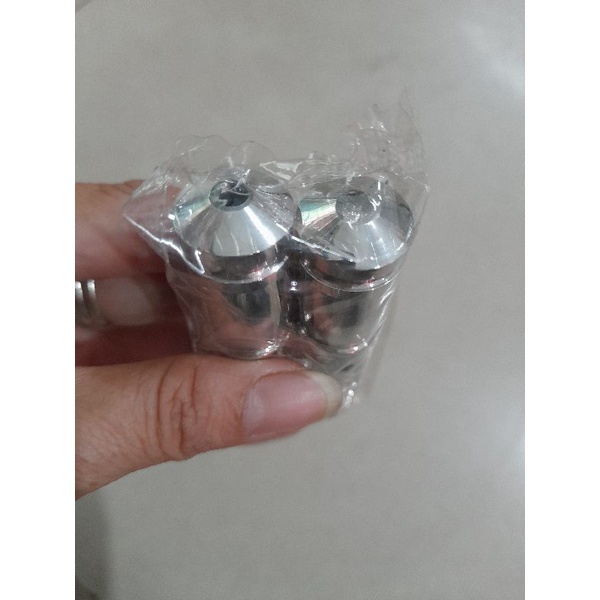 Cặp gác chân inox đặc gắn cho xe cúp 81, 82.