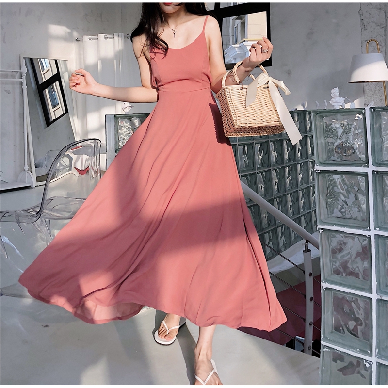 Đầm hai dây dáng dài thiết kế hở lưng duyên dáng nữ tính | BigBuy360 - bigbuy360.vn