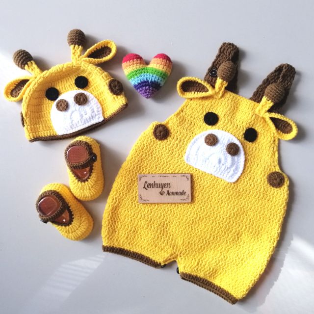 Set nón giày và quần yếm len handmade hươu vàng