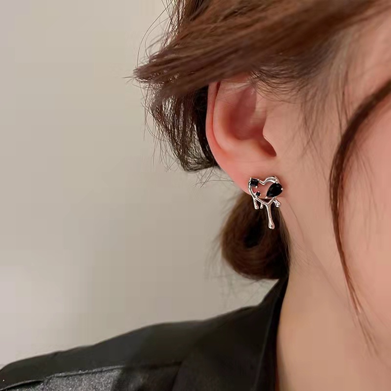 Đôi khuyên tai DODDER hình trái tim màu bạc thời trang cho nữ