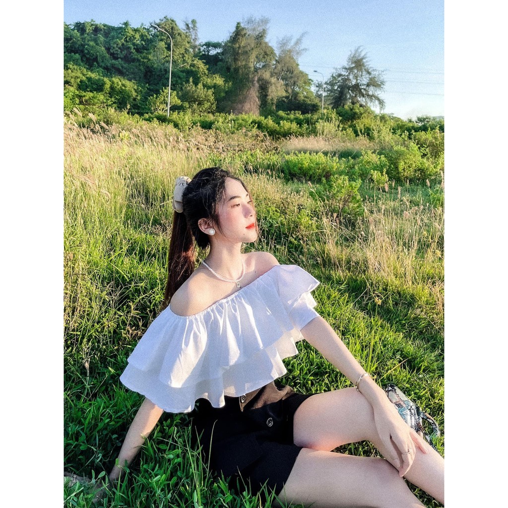 Set Áo Trễ Vai Trắng Mix Chân Váy Cúc Lệch | BigBuy360 - bigbuy360.vn