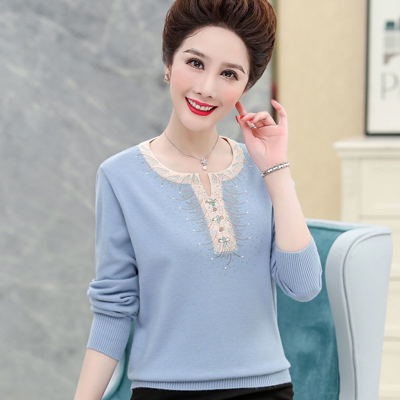 Áo len dài tay phía trên của phụ nữ trung niên mùa thu bốn mươi hoặc năm mươi tuổi mặc áo sơ mi mỏng dưới cùng phong các