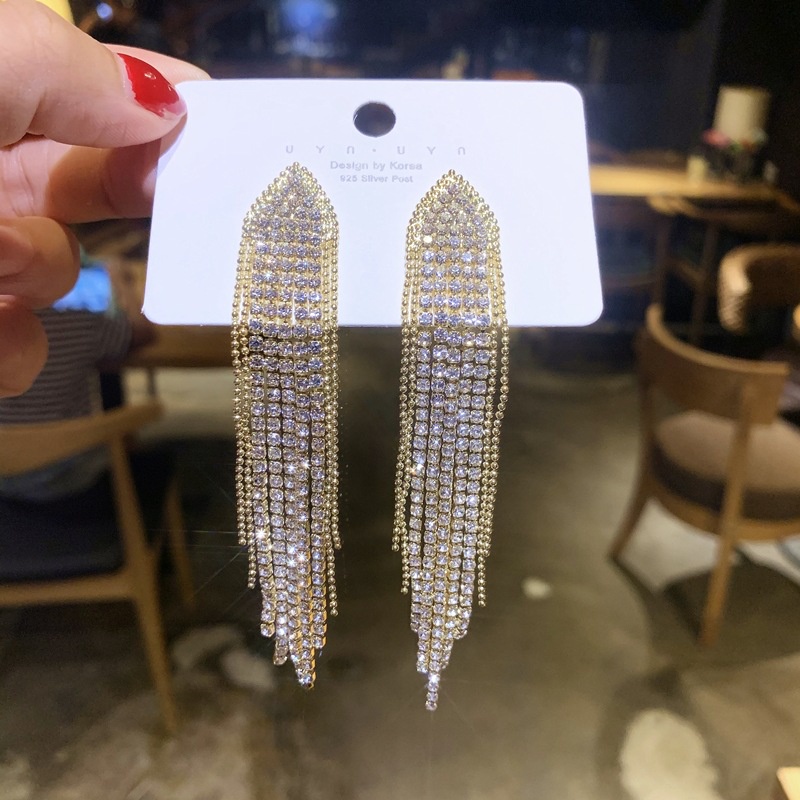 Bông Tai Dáng Dài Phối Tua Rua Phong Cách Âu Mỹ