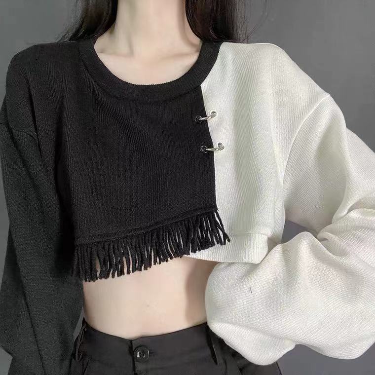 (Có Sẵn) Áo croptop dài tay đen trắng (Kèm ảnh thật)