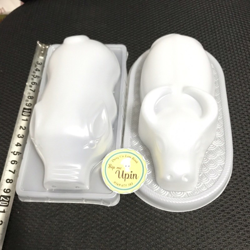 Khuôn nhựa hình con heo và trâu làm thạch rau câu làm heo quay gà quay