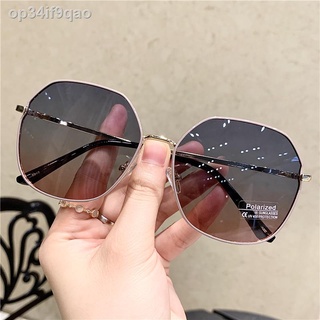 ( rẻ mà chất lượng)Kính râm phụ nữ 2020 mới mùa hè màu gradient chống tia cực tím phân gọng kim loại trong khuôn mặt trò