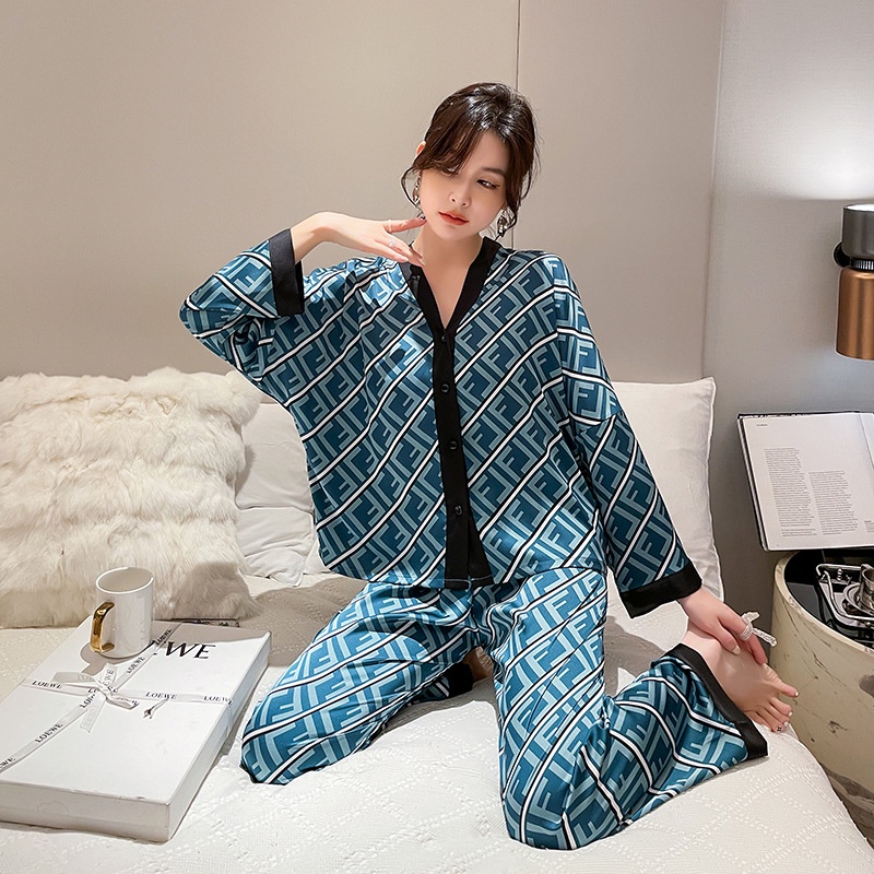 Bộ đồ ngủ lụa tay dài thoải mái thời trang mùa thu cho nữ