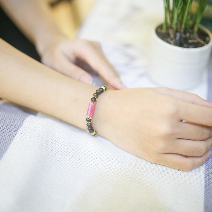 Lắc trầm hương mix charm Ruby Lu thống chiêu tài