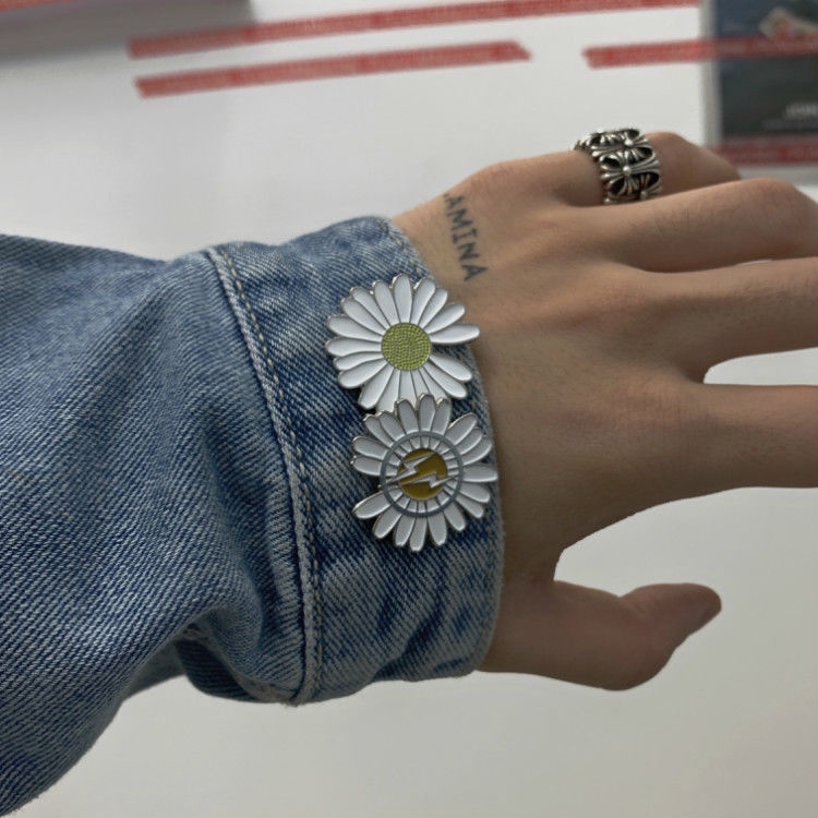 Dây Chuyền Hợp Kim Mặt Hình Hoa Cúc Nhỏ Xinh Xắn