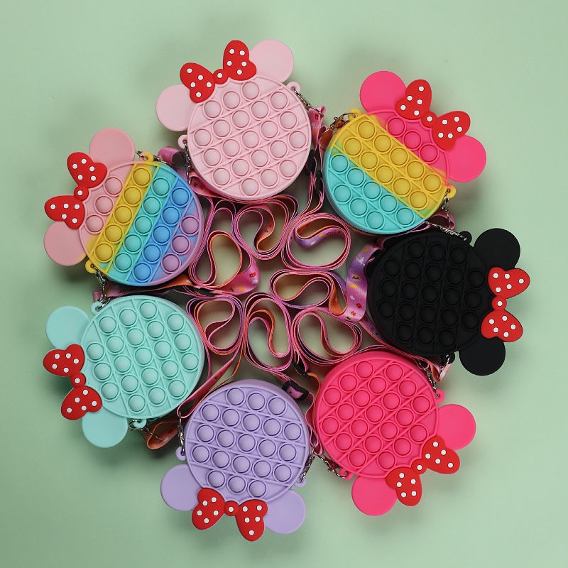 Túi đeo chéo hình chuột Mickey bằng silicon đáng yêu cho bé gái