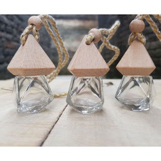 Vỏ lọ tinh dầu nút gỗ treo ô tô