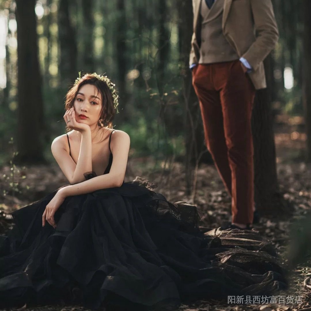 Đầm Đen Cổ Chữ V Khoét Sâu Dùng Làm Đạo Cụ Chụp Ảnh Cưới / Studio