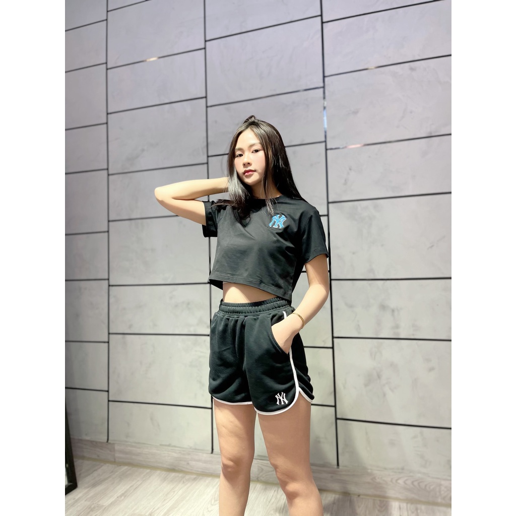 (HÀNG XUẤT XỊN) Áo thun 3 màu: Đen, Hồng, Xanh 1872 M//L//B CROPTOP Made in V//N full-tag-code  SIZE S M