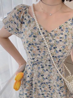 Đầm Hoa Nhún Ngực Nút Bọc