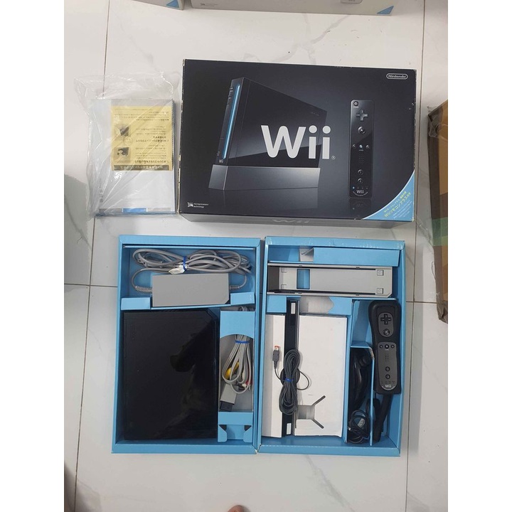 Bộ Wii fullbox like new màu đen, 2 tay motion plus chơi tất cả game thể thao vận động