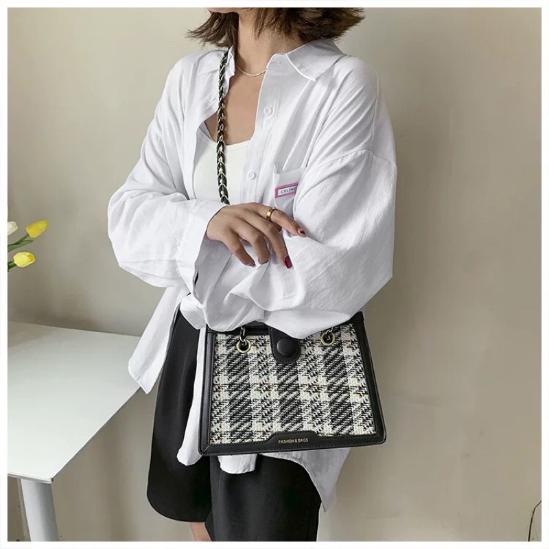 Túi đeo vai thời trang nữ , Túi xách phối dạ nắp cúc bấm siêu xinhTX467