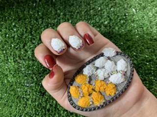 Hoa bột nữa ôm móng