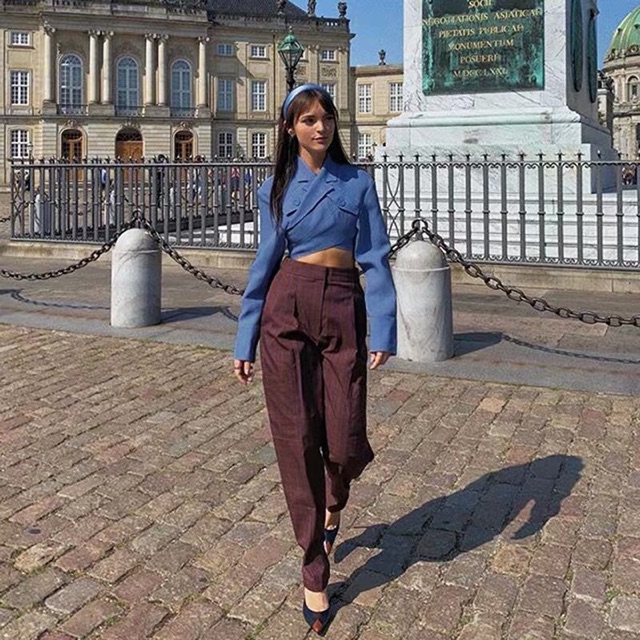 Áo blaze croptop kiểu giống jennie blackpink | BigBuy360 - bigbuy360.vn