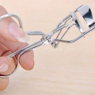 Dụng cụ kẹp bấm mi