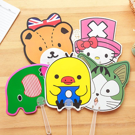 Quạt nhựa cầm tay kute | BigBuy360 - bigbuy360.vn