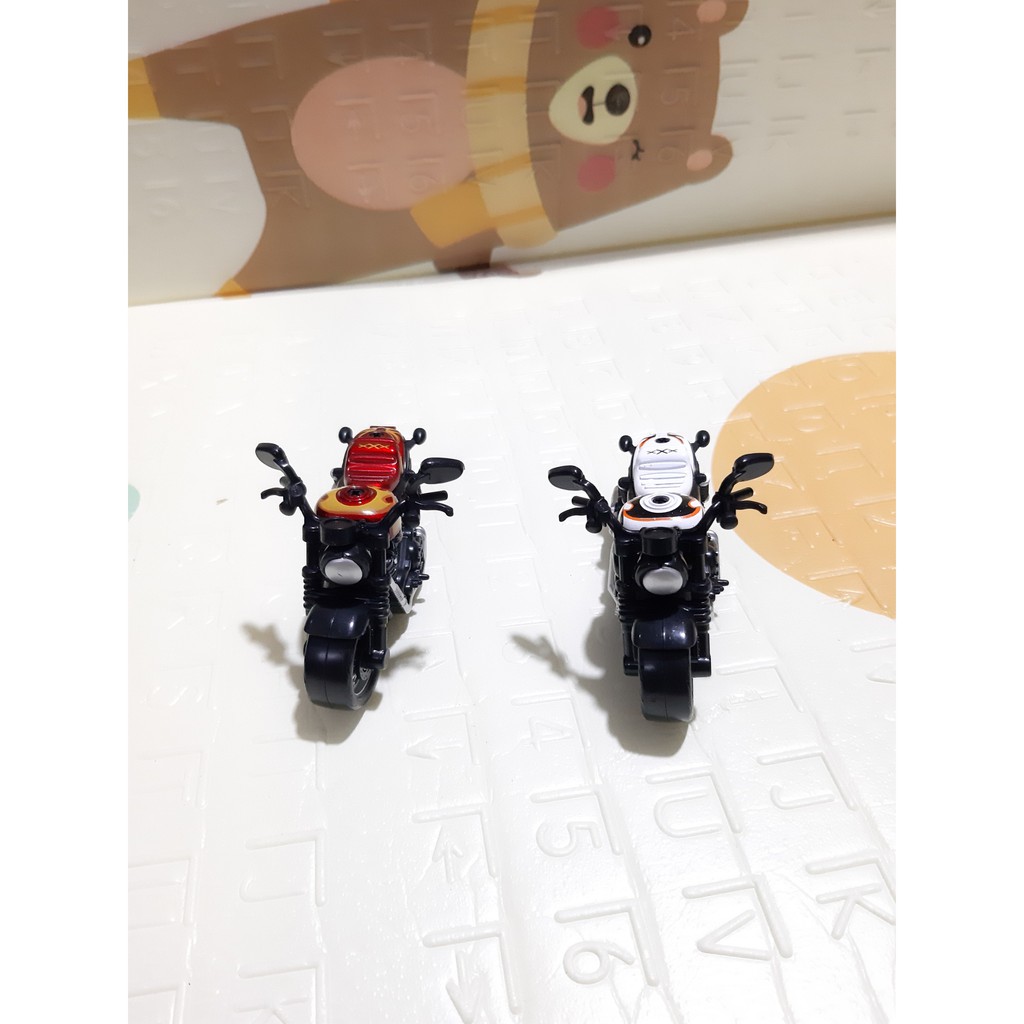 (HÀNG ĐỘC MỚI VỀ) TRÒ CHƠI MÔ PHỎNG CHIẾC XE MÁY BẰNG SẮT SIÊU ĐẸP CẦM TAY CHO BÉ MANG ĐI BẤT CỨ ĐÂU BÉ MUỐN, xe may
