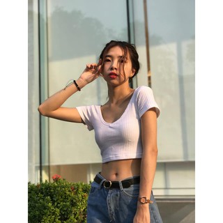 Croptop tay ngắn cổ tim