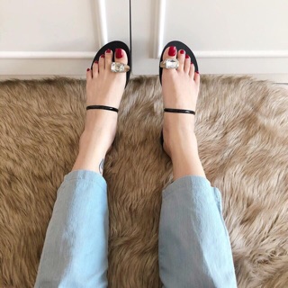 Dép xỏ ngón