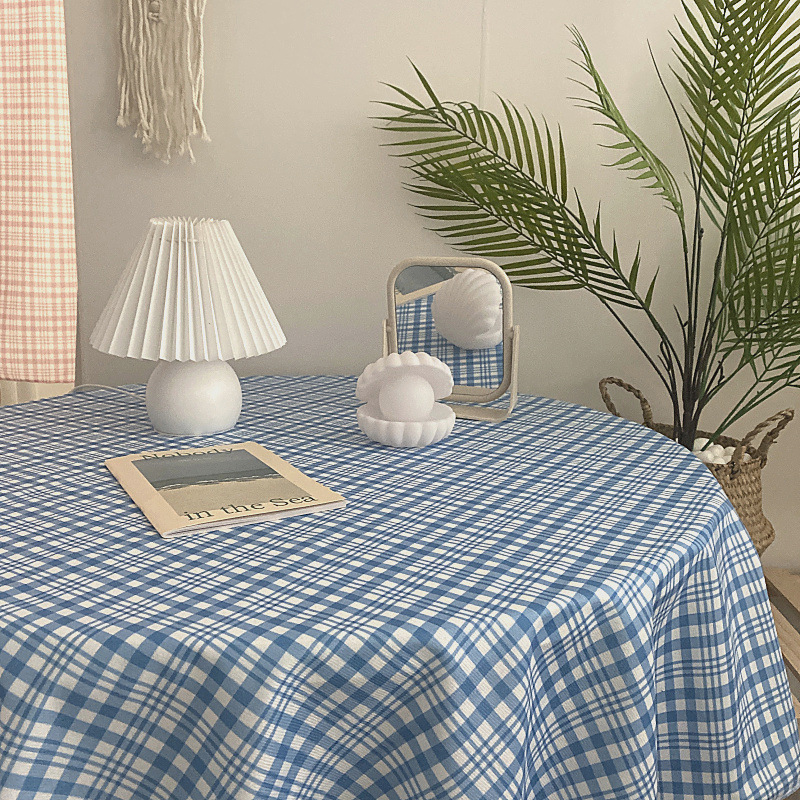 Khăn trải bàn họa tiết caro phong cách retro